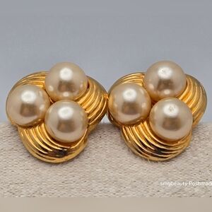✨2/$10✨ Faux Pearl Earrings Gold Tone Rope Design Vintage Studs